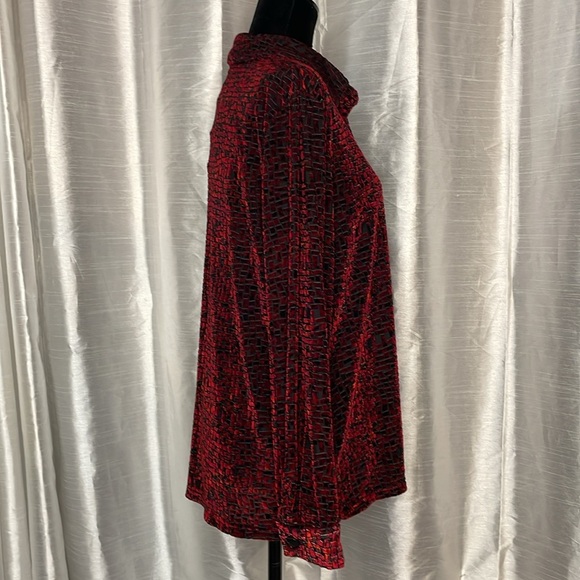 Draper’s & Damon’s Petite L Geometric Burnout Velour Blood Red Button Down Top - Picture 2 of 7